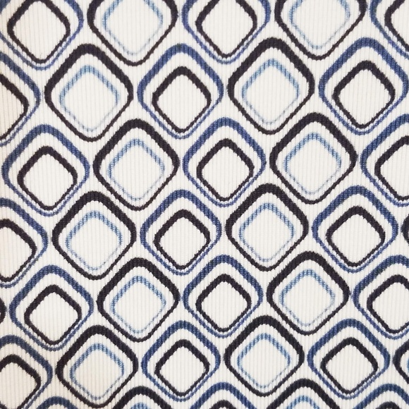 **SOLD** Diamond Pattern White Golf Stretch Polo - Picture 2 of 8